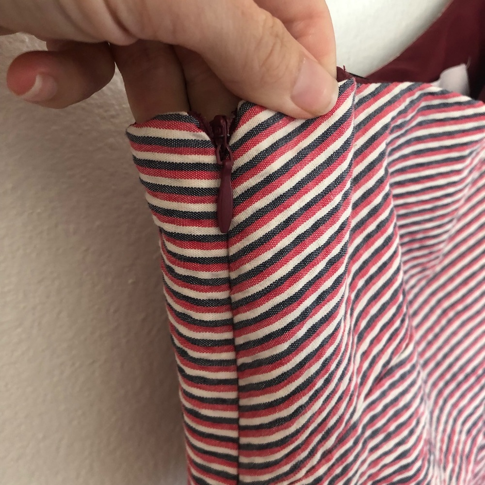 Gal Meets Glam One Shoulder Striped Seersucker Midi Dress women's size 4 - Picture 4 of 6